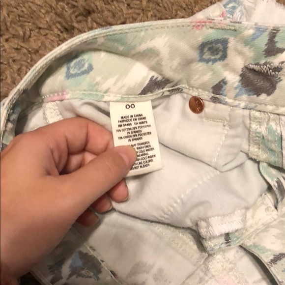 American Eagle Fun Print Jean Shorts - Picture 3 of 3